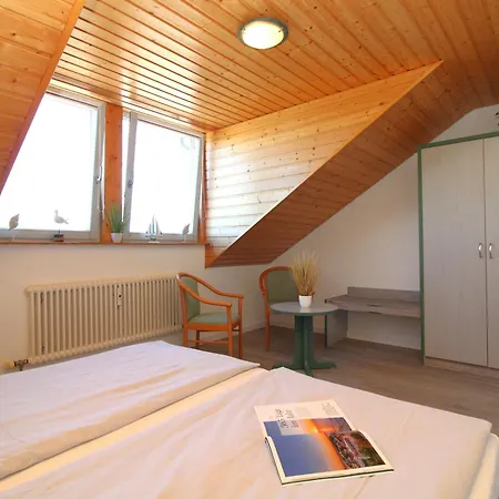 Appartementanlage Ostseeblick - Ruegen 35 * Ostseebad Kühlungsborn