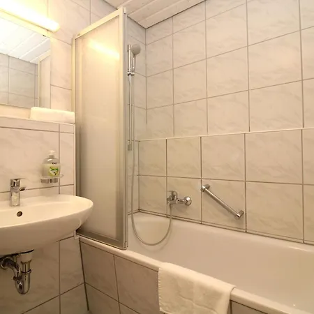 Appartementanlage Ostseeblick - Ruegen 35 * Ostseebad Kühlungsborn